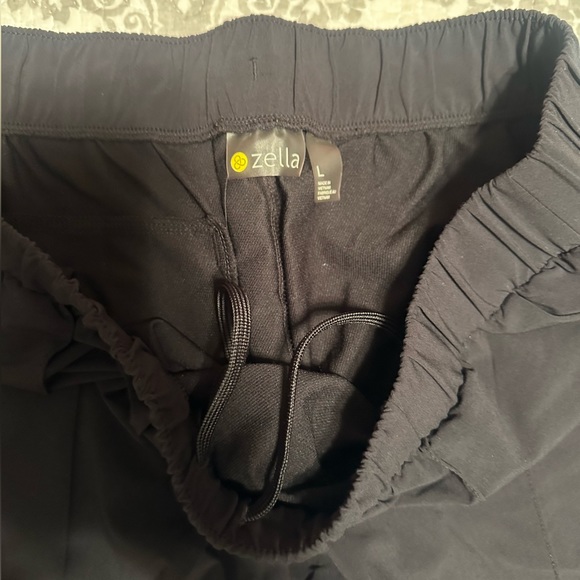 ZELLA black casual shorts with pockets size large - Picture 2 of 3